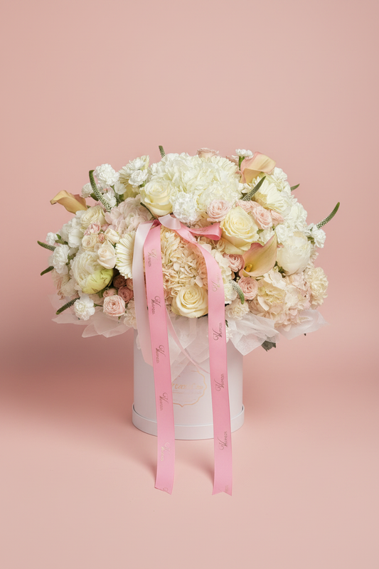 Blush Hat Box Exact Flowers